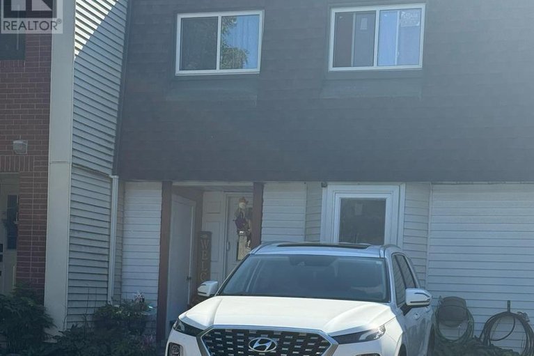 28932118/1013-cloister-gardens/convent-glen-north/ottawa/ontario/K1C2A1_1