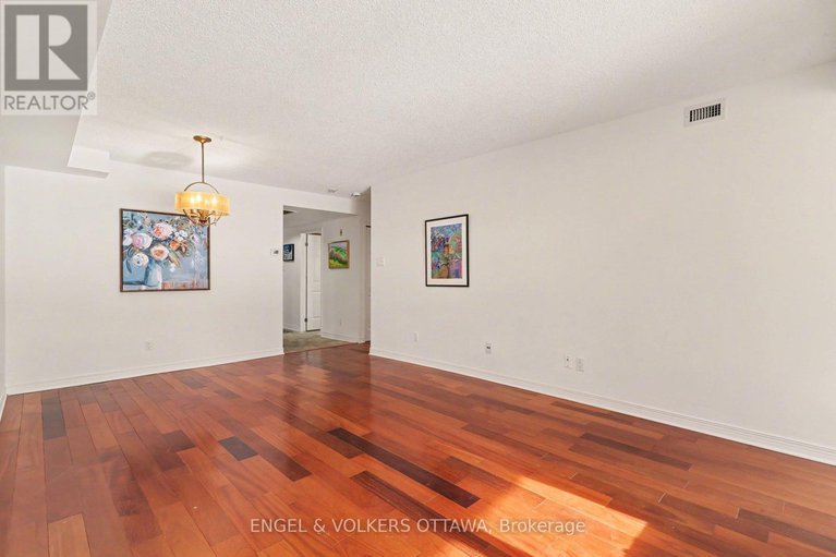 29383001/203-120-darlington-private/hunt-clubwestern-community/ottawa/ontario/K1V0X5_10