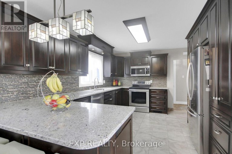 28340674/2001-neepawa-avenue/carlingwood/ottawa/ontario/K2A3L4_22