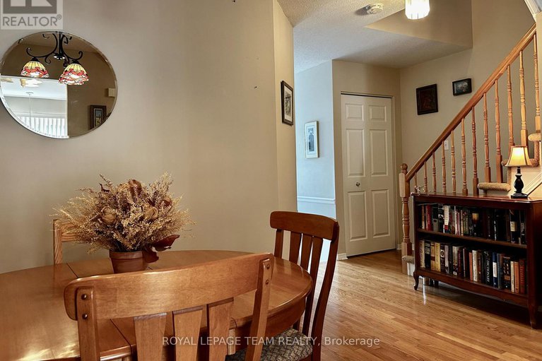 28666132/15-santa-cruz-private/riverview-park/ottawa/ontario/K1G6M5_16