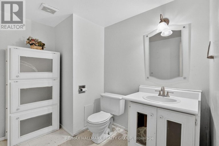 29254811/3219-stockton-drive/blossom-parkkemp-parkfindlay-creek/ottawa/ontario/K1T1S3_38