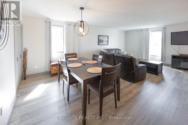 28955272/515-tobin-street/alexandria/north-glengarry/ontario/K0C1A0_6