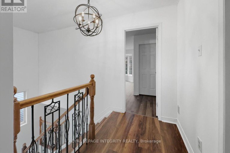 29060732/1791-tache-way/fallingbrookpineridge/ottawa/ontario/K4A2S7_23