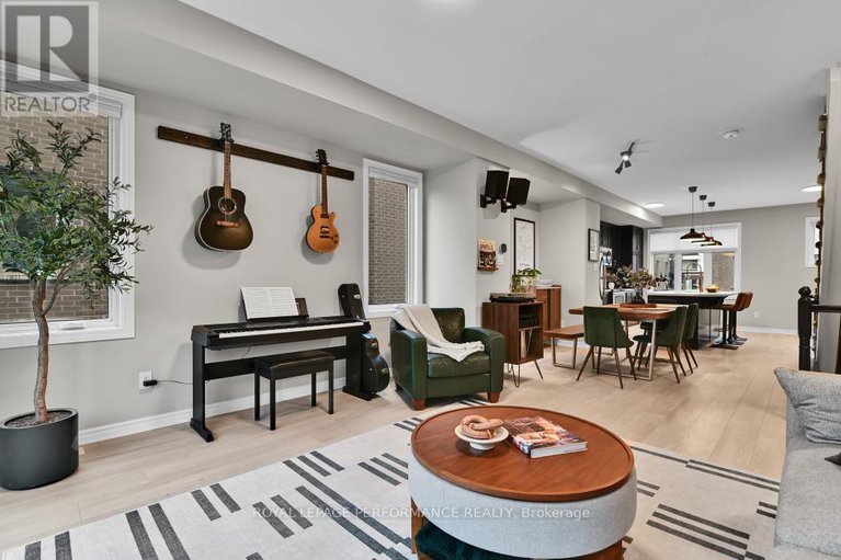 29064818/215-makadewa-private/cfb-rockcliffe-and-area/ottawa/ontario/K1K4Z9_13