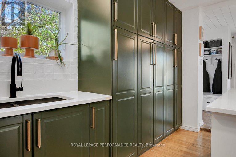 28972177/177-marier-avenue/vanier/ottawa/ontario/K1L5R8_17