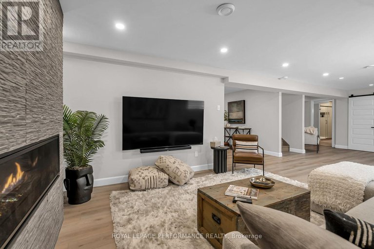 28627551/4-matthew-kieran-crescent/long-sault/south-stormont/ontario/K0C1P0_32