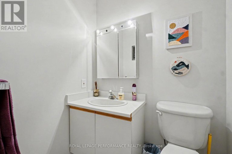 29402069/734-merkley-drive/fallingbrookpineridge/ottawa/ontario/K4A2T8_19