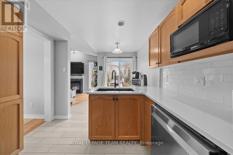 29626575/79-saddlesmith-circle/emerald-meadowstrailwest/ottawa/ontario/K2M2Y5_14