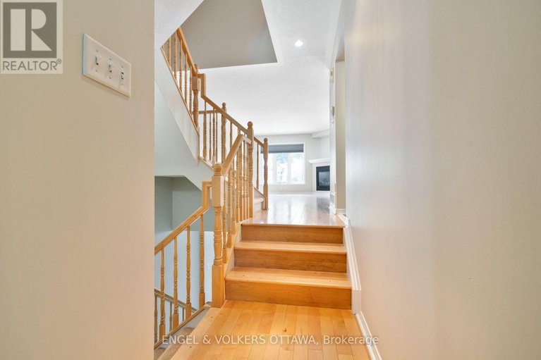 28517729/502-woodchase-street/morgans-grantsouth-march/ottawa/ontario/K2W1J4_8