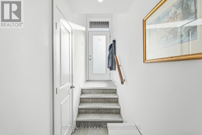 29223642/b-310-tulum-crescent/emerald-meadowstrailwest/ottawa/ontario/K2S2Y4_3