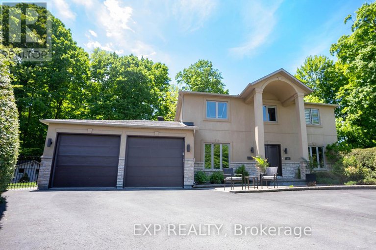 28293980/17-chesswood-court/pineglencountry-place/ottawa/ontario/K2E7E3_1