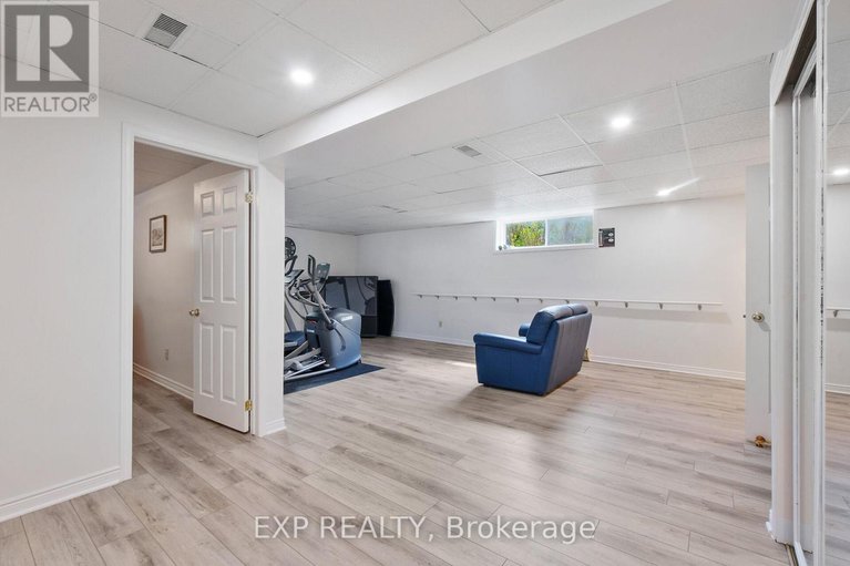 28484309/1376-macdonald-road/russell-twp/russell/ontario/K4R0K1_29