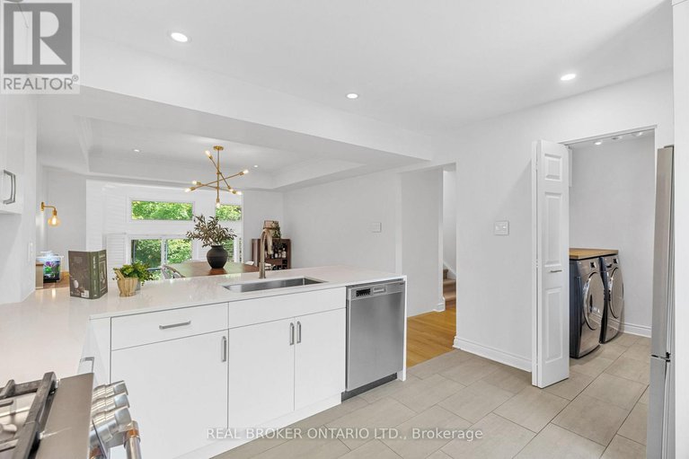 28849812/2-655-richmond-road/woodroffe/ottawa/ontario/K2A3Y3_19