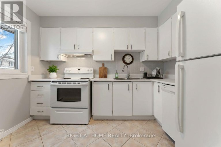 29240371/25b-bertona-street/craig-henrywoodvale/ottawa/ontario/K2G4G7_12