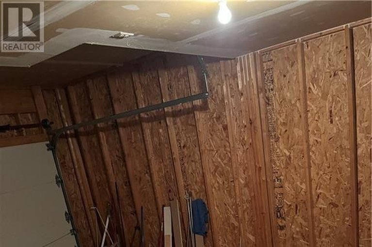 29319586/270-mica-crescent/town-of-rockland/clarence-rockland/ontario/K4K0E2_21