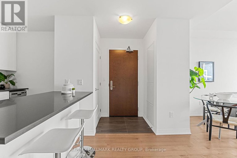 28475435/4005-805-carling-avenue/west-centre-town/ottawa/ontario/K1S5W9_4