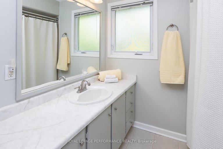 28471884/49-reaney-court/beaverbrook/ottawa/ontario/K2K1W7_32