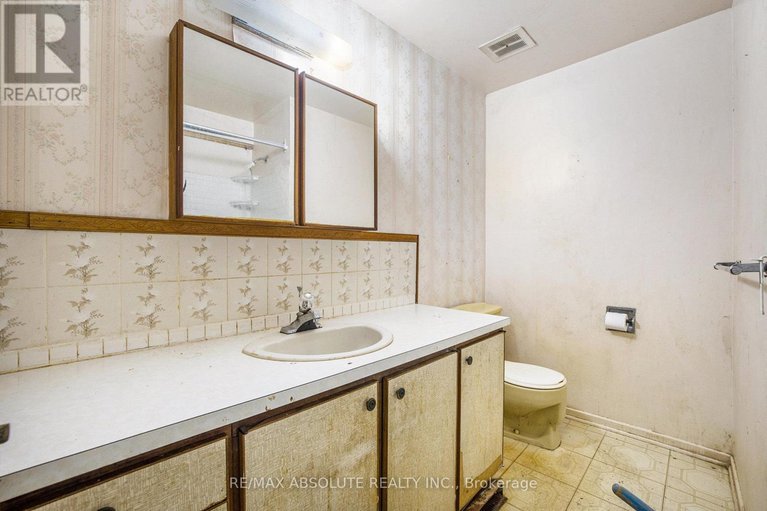 29023589/120-woodfield-drive/tanglewood/ottawa/ontario/K2G0A3_10