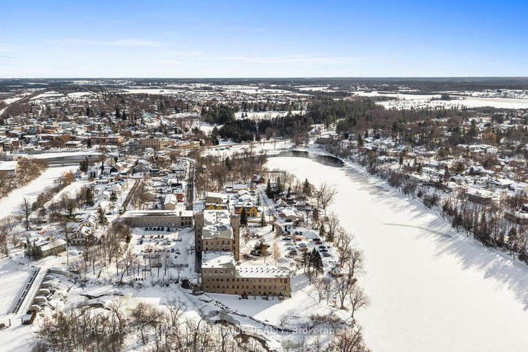 29347323/107-1-rosamond-street-e/almonte/mississippi-mills/ontario/K0A1A0_3