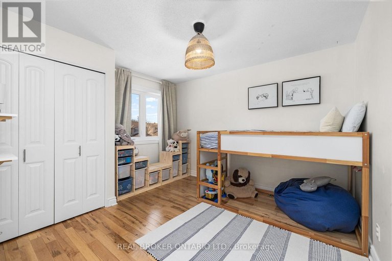 29653465/2058-wildflower-drive/queenswood-heights-south/ottawa/ontario/K1E3R3_37