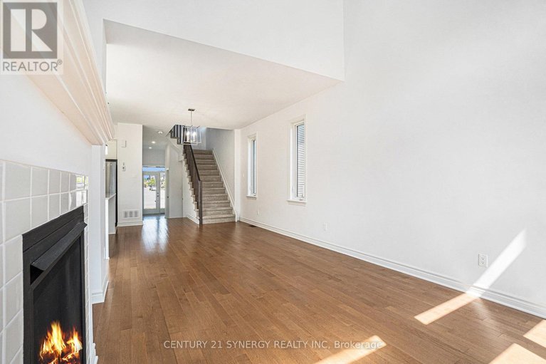 29031915/345-cornice-street/mer-bleuebradley-estatesanderson-park/ottawa/ontario/K4B1H9_18