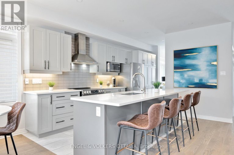 28377095/624-mikinak-road/cfb-rockcliffe-and-area/ottawa/ontario/K1K3X7_14