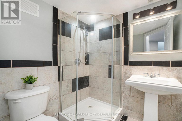 28579284/54-corley-private/heron-gateindustrial-park/ottawa/ontario/K1V8T7_16