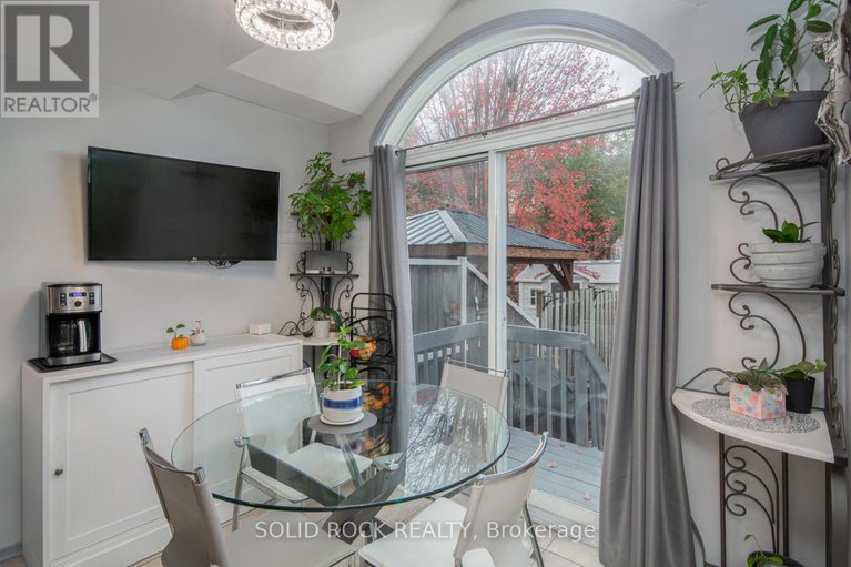 29093942/61-flowertree-crescent/emerald-meadowstrailwest/ottawa/ontario/K2M2R7_16