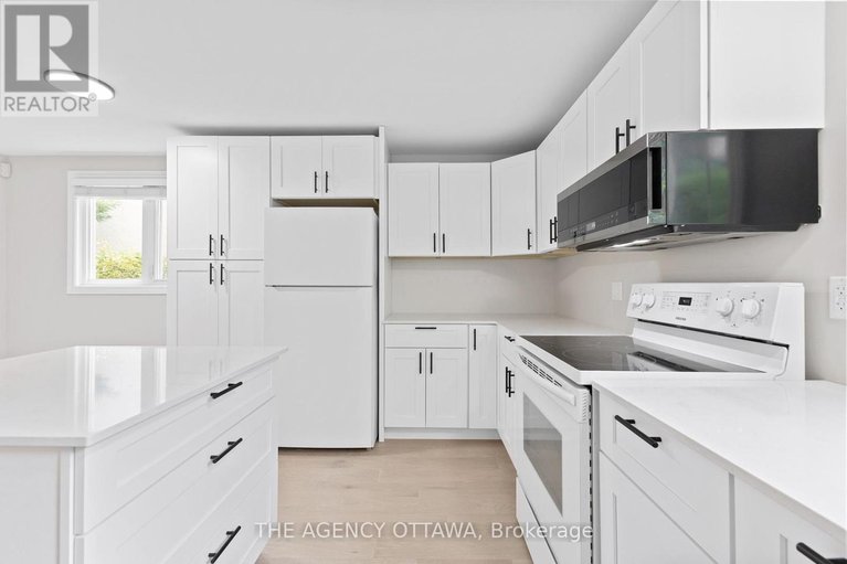 28660139/688-laverendrye-drive/beacon-hill-north/ottawa/ontario/K1J7X6_12