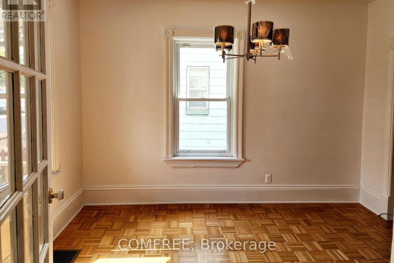 28368285/274-bell-street-s/west-centre-town/ottawa/ontario/K1S4J8_17