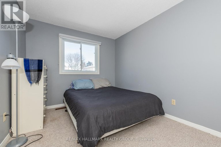 29331900/13-trotting-way/bridlewood/ottawa/ontario/K2M1B3_32