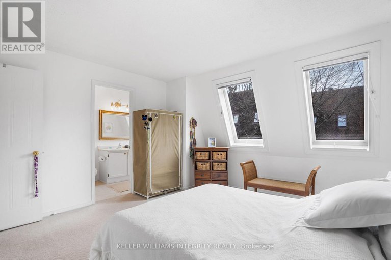 28271638/1471-bryson-lane/sawmill-creektimbermill/ottawa/ontario/K1T2T7_17
