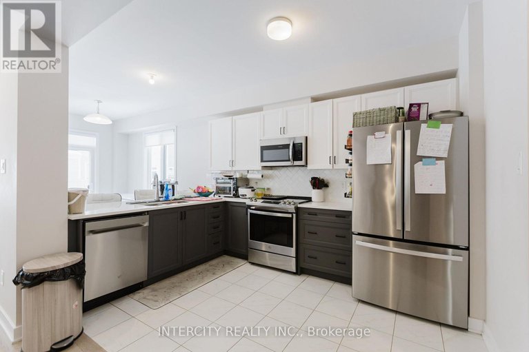 29302038/124-hackamore-crescent/goulbourn-twp-from-franktown-rdsouth-to-rideau/ottawa/ontario/K0A2Z0_17