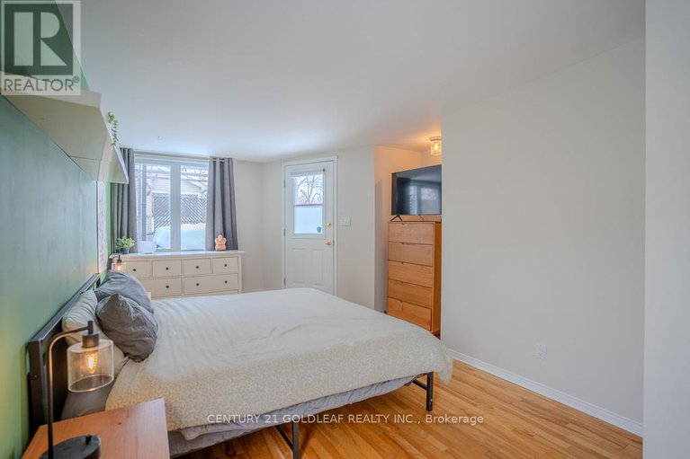 29418549/1075-north-river-road/overbrook/ottawa/ontario/K1K3V9_27