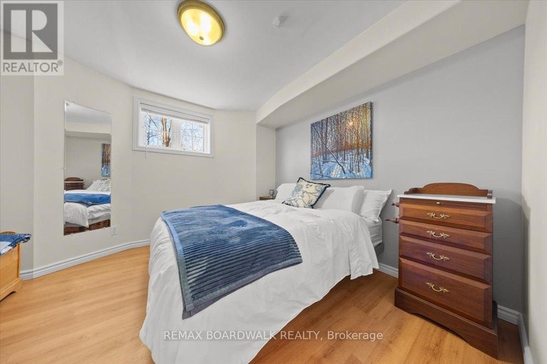 29641184/1210-barnett-drive/cumberland-village/ottawa/ontario/K4C1C7_22