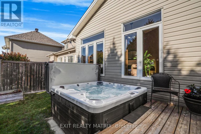 28998759/928-scala-avenue/notting-hillsummerside/ottawa/ontario/K4A5E1_38