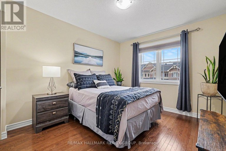 29687151/217-gossamer-street/mer-bleuebradley-estatesanderson-park/ottawa/ontario/K1W0B9_22