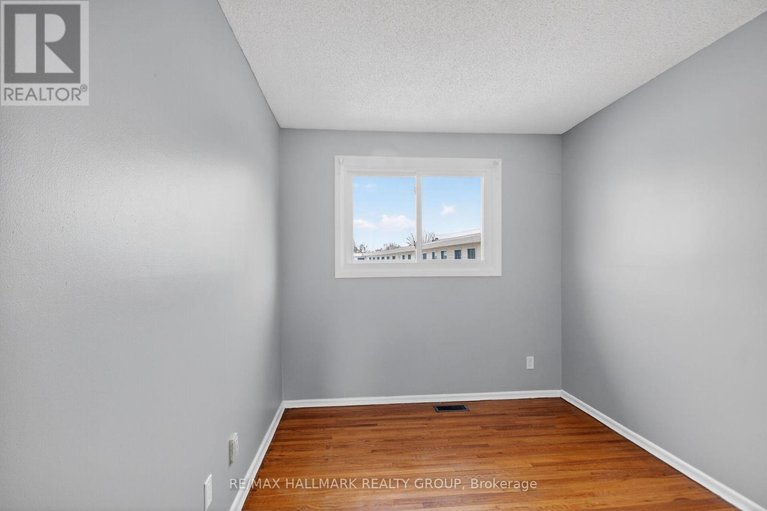 29464563/427-moodie-drive/bells-corners/ottawa/ontario/K2H8A5_21