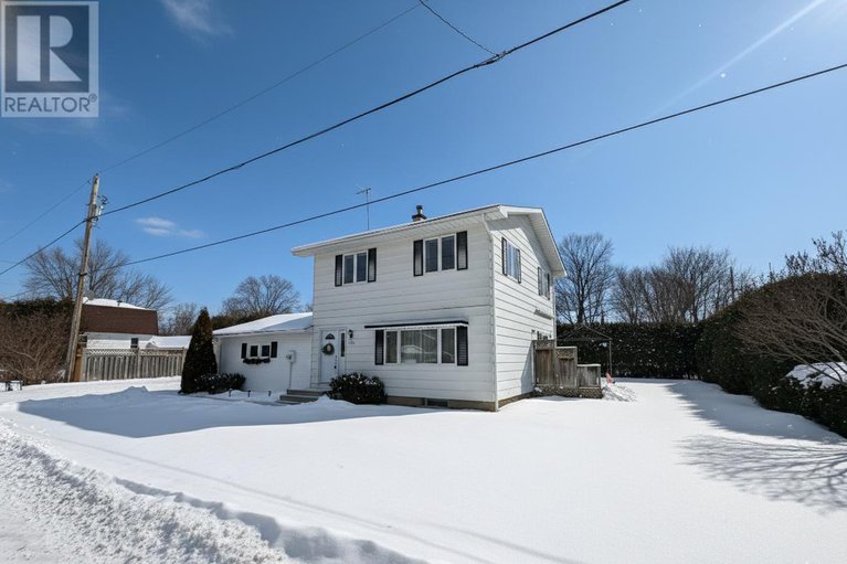 29218355/108-crossland-drive/fitzroy/ottawa/ontario/K0A1X0_3