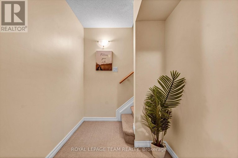 28548411/b-96-stonehaven-drive/bridlewood/ottawa/ontario/K2M0C4_20