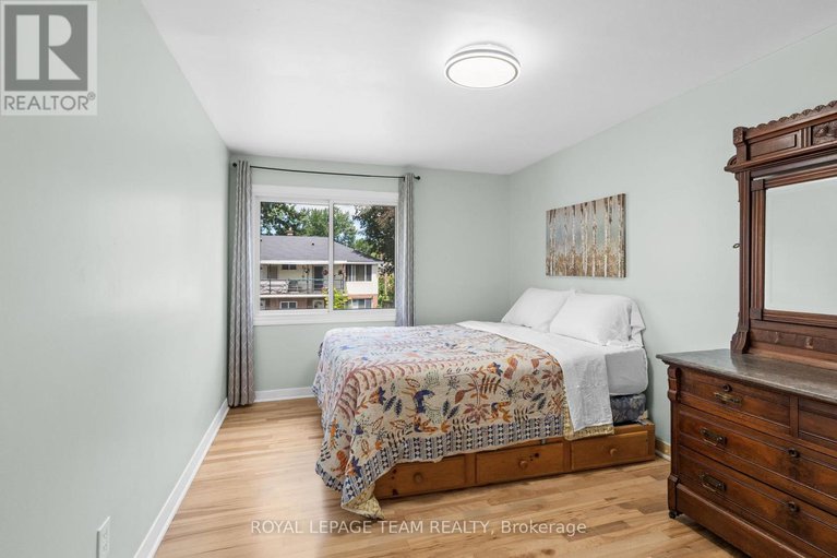 28651441/334-queen-mary-street/overbrookcastle-heights/ottawa/ontario/K1K1W9_21