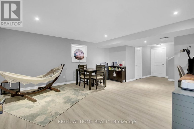28369701/68-pelham-crescent/goulbourn-twp-from-franktown-rdsouth-to-rideau/ottawa/ontario/K0A2Z0_24