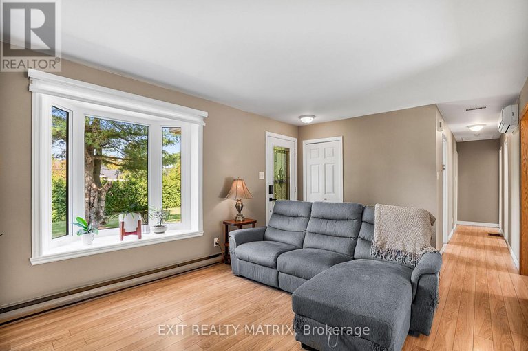 28853984/2896-front-road/east-hawkesbury-twp/east-hawkesbury/ontario/K6A2R2_5