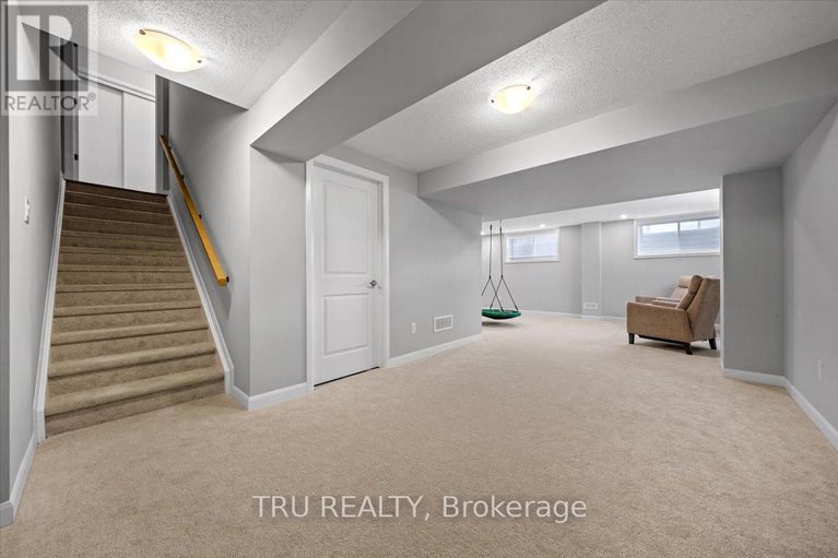 28658323/618-galarneau-way/morgans-grantsouth-march/ottawa/ontario/K2W0M1_32