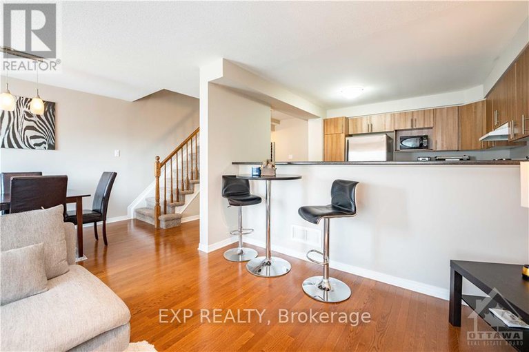 29086343/504-barholm-private/mer-bleuebradley-estatesanderson-park/ottawa/ontario/K4B1H9_9