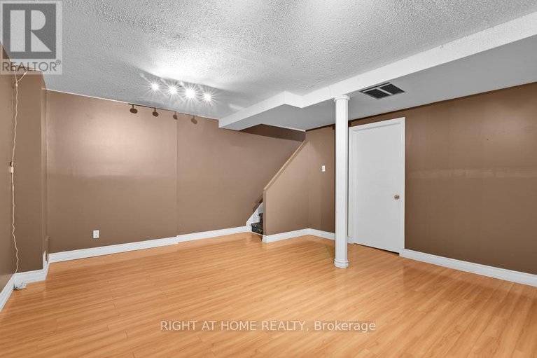 29603149/e-1700-lamoureux-drive/queenswood-heights-south/ottawa/ontario/K1E2N2_26