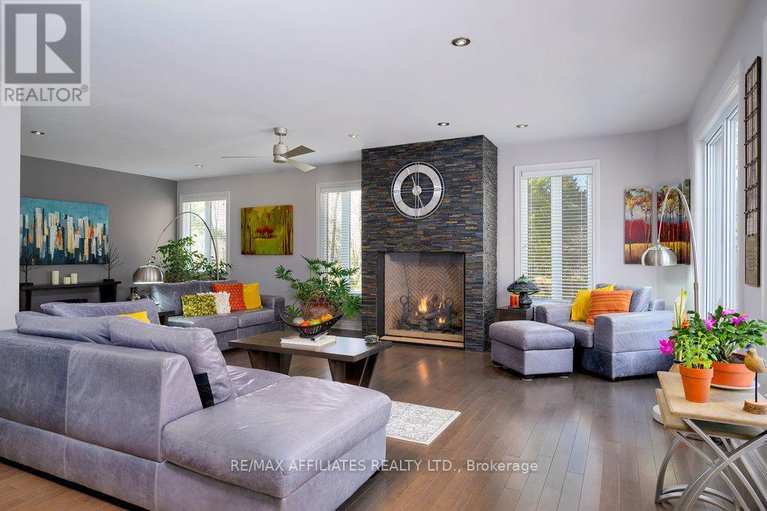 28142173/2284-summerside-drive/manotick-east-to-manotick-station/ottawa/ontario/K4M1B4_18