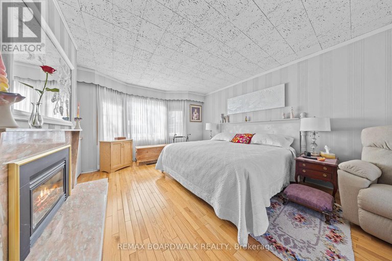 29393366/961-kingsmere-avenue/mckellar-heightsglabar-park/ottawa/ontario/K2A3K3_23