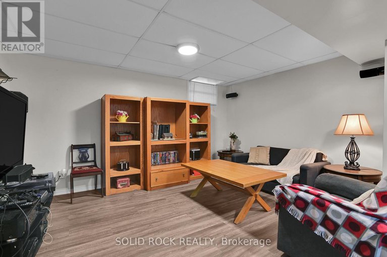 28372403/1824-mccallum-drive/fallingbrookgardenway-south/ottawa/ontario/K4A3T7_26