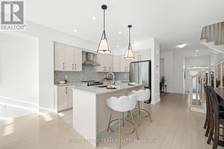 29423906/222-trumpeter-grove/riverside-southgloucester-glen/ottawa/ontario/K4M0N7_6